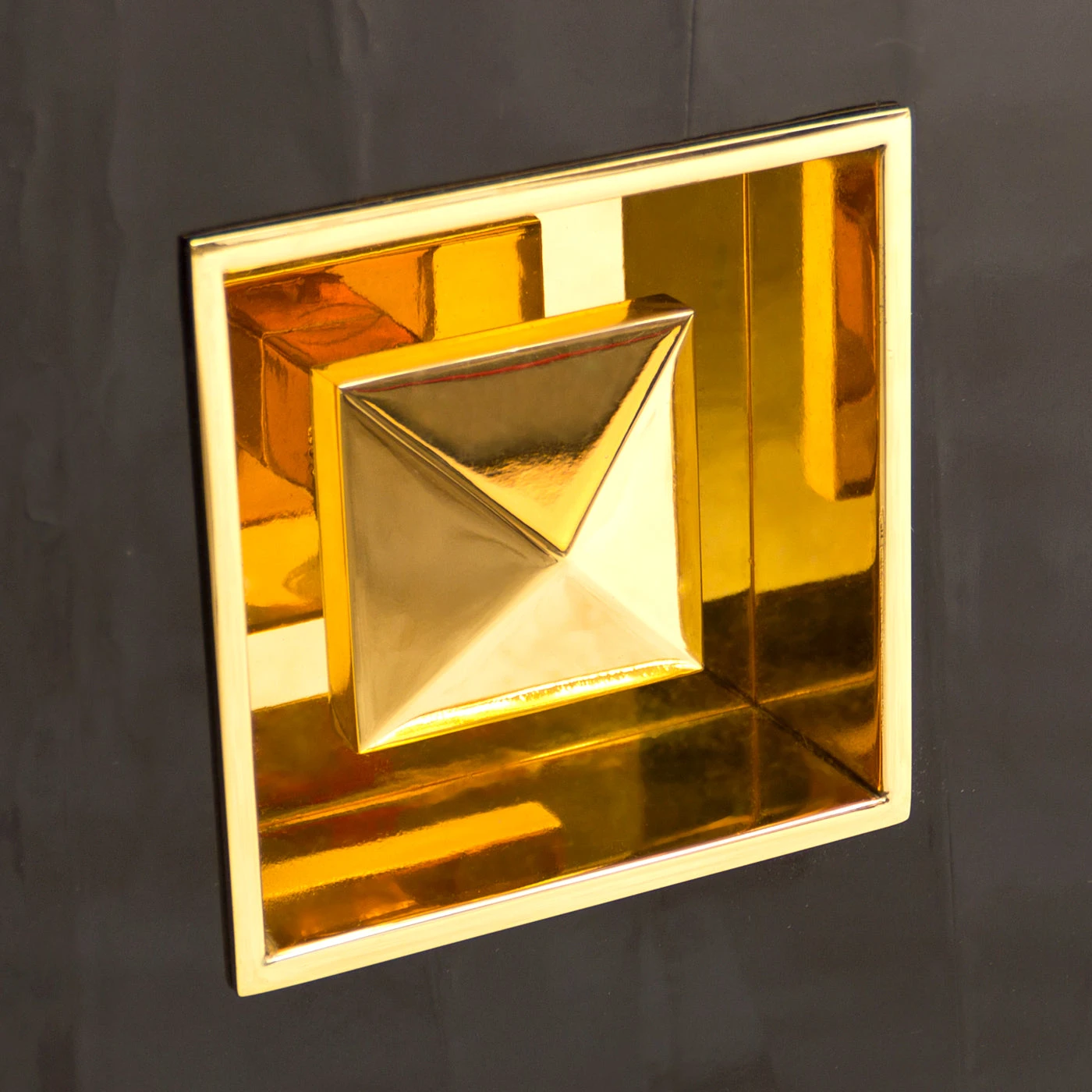 Jonathan Adler Crawford Cabinet Étagère & Cabinets